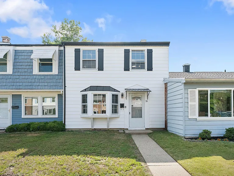 35 Rockland Dr — Photo 23