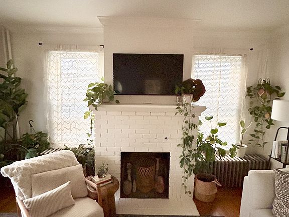 3rd image of 295 Nelson Ave
