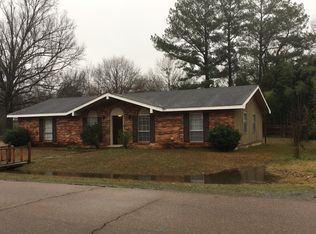 520 Valley View Dr, Philadelphia, MS 39350