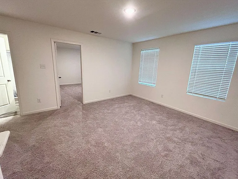 506 Valley View Dr — Photo 14