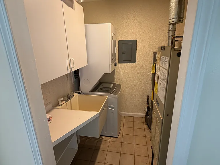 18128 Powers Ave — Photo 6