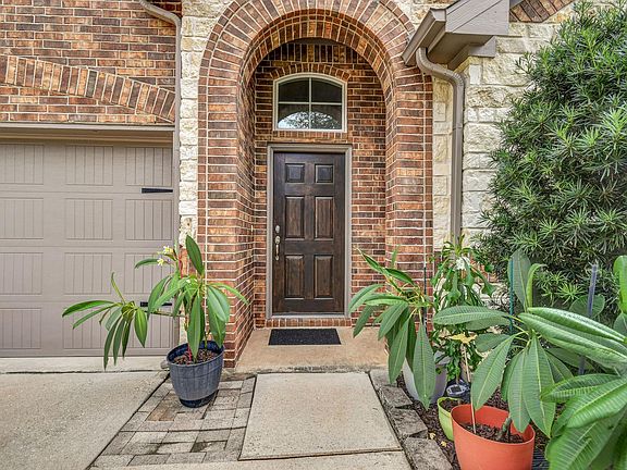 2nd image of 207 Timber Grove Ct