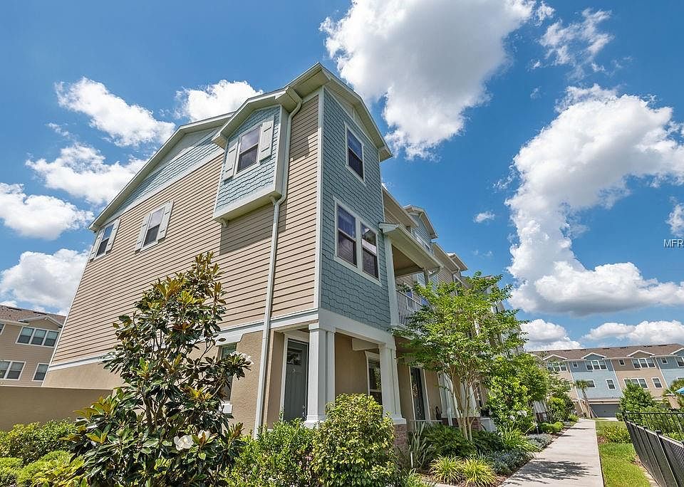 1st image of 594 Piazza Point