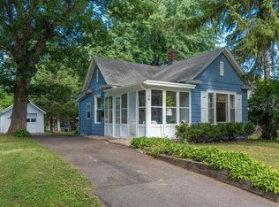 138 Harrison Ave S, Hopkins, MN 55343