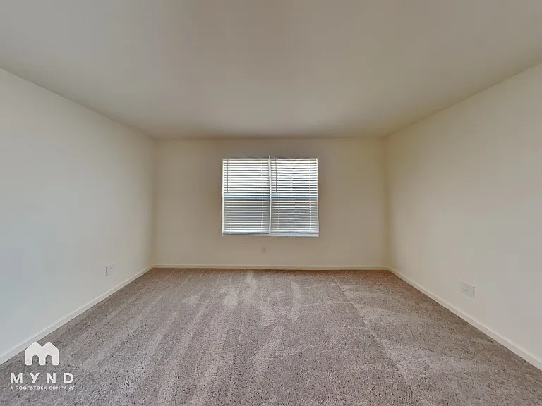 119 Saginaw Ct — Photo 24