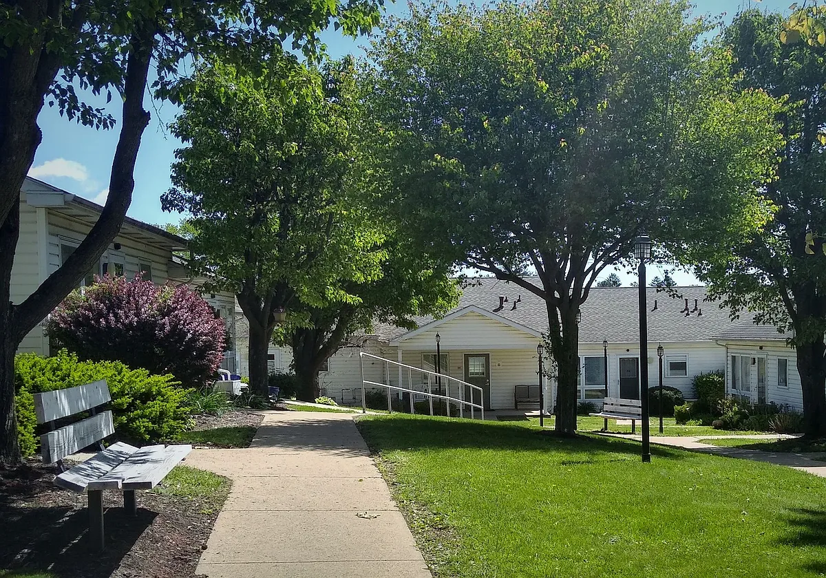 Building Photo - Courtyard