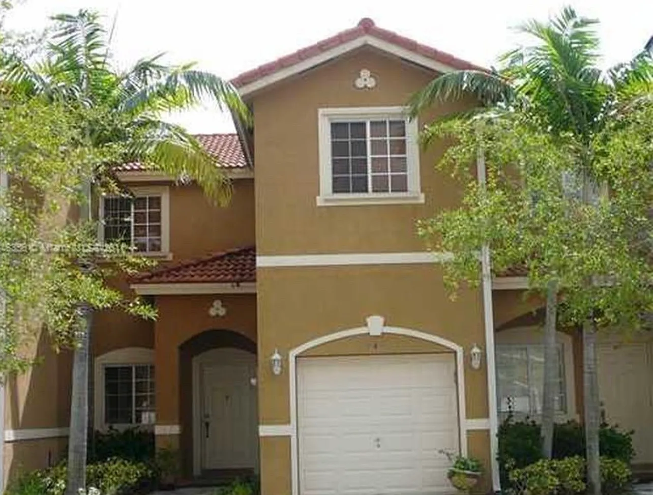 3 bed, 2.5 bath, 1289 sqft, $2,850 — Photo 1