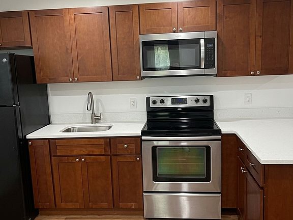 3rd image of 18414 Point Lookout Rd #4
