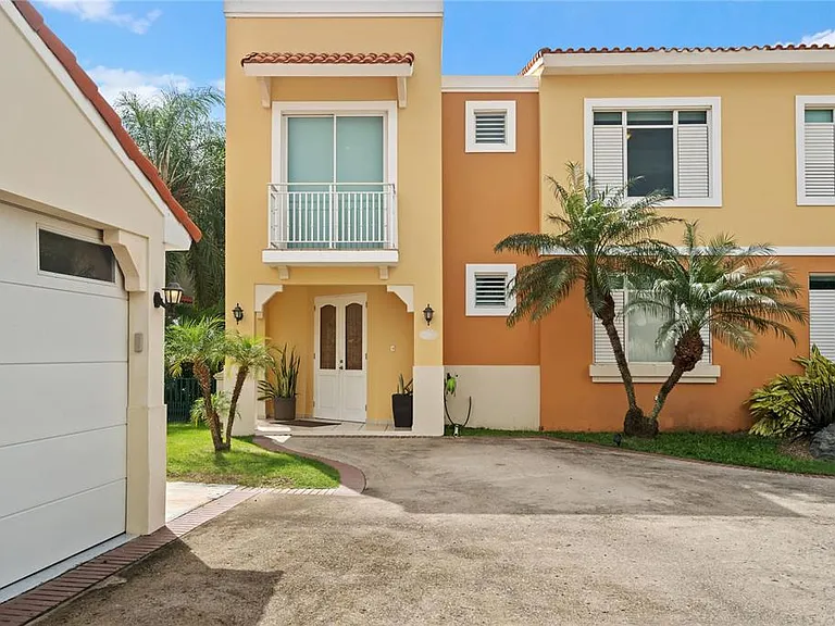 26 Flamboyan — Photo 3