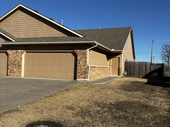 2434 E Quivira Ct, Kechi, KS 67067
