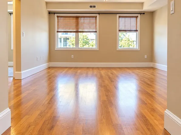 13-23 River Rd #204, Fair Lawn, NJ 07410