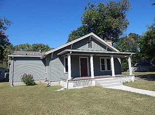 508 E 3rd Ave, Winfield, KS 67156