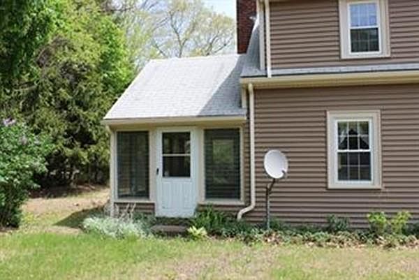 2nd image of 432 Bedford St