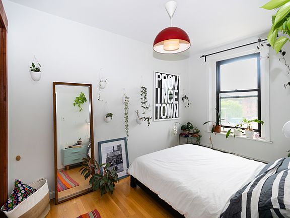 5th image of 177 Northampton St APT 3