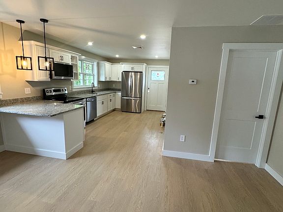 4th image of 111 Warren St #1