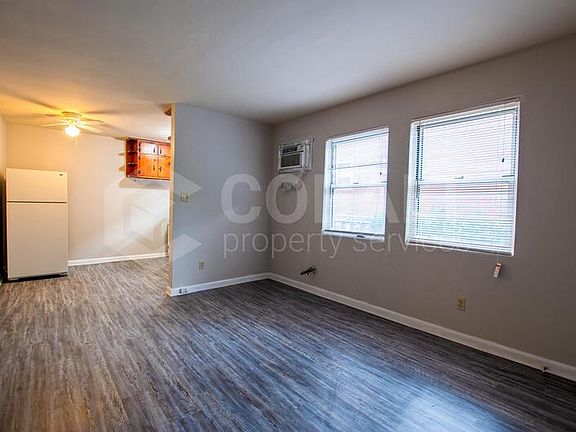5th image of 944 Saint Charles Ave NE APT 2