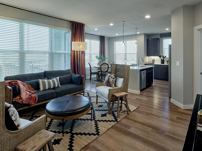 Avenida Carrollton - 55+ Active Adult Apartment Homes — Photo 8