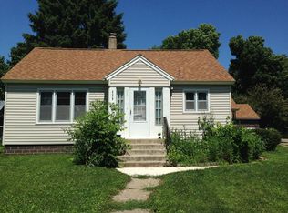 528 2nd St NE, Faribault, MN 55021