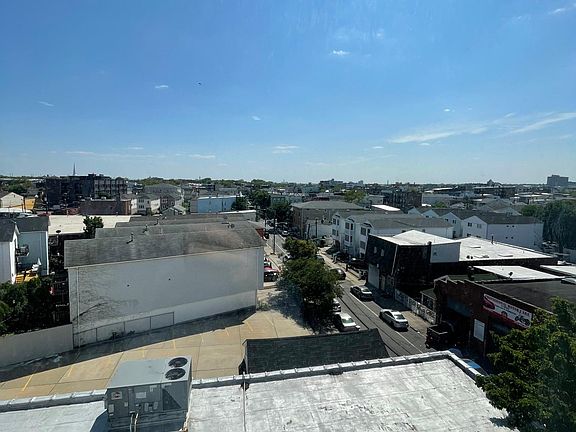 5th image of 506 Market St #C