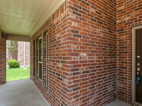 3rd image of 3814 Spring Run Ln