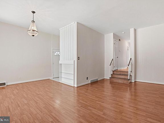 3rd image of 8354 Summerdale Ave