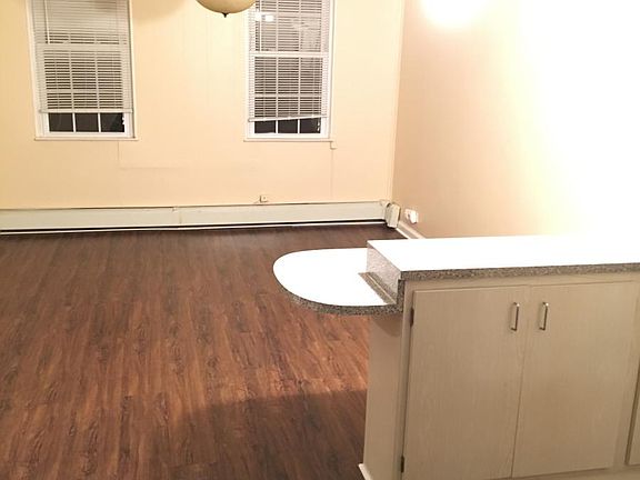 5th image of 8914 15th Ave #2