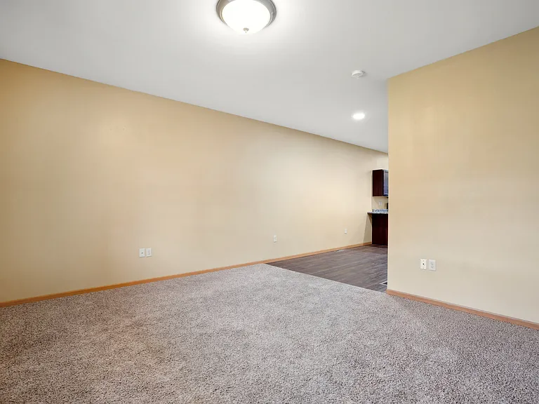 Westgate Residence Townhomes — Photo 34