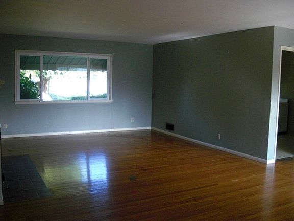 2nd image of 2209 E Sherman St