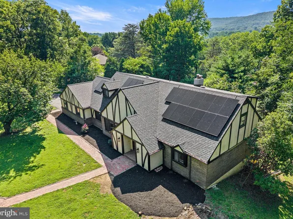 41 Devon Dr, Reading, PA 19606