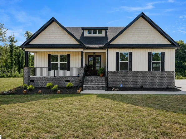 748 Cattle Dr, Laurens, SC 29360