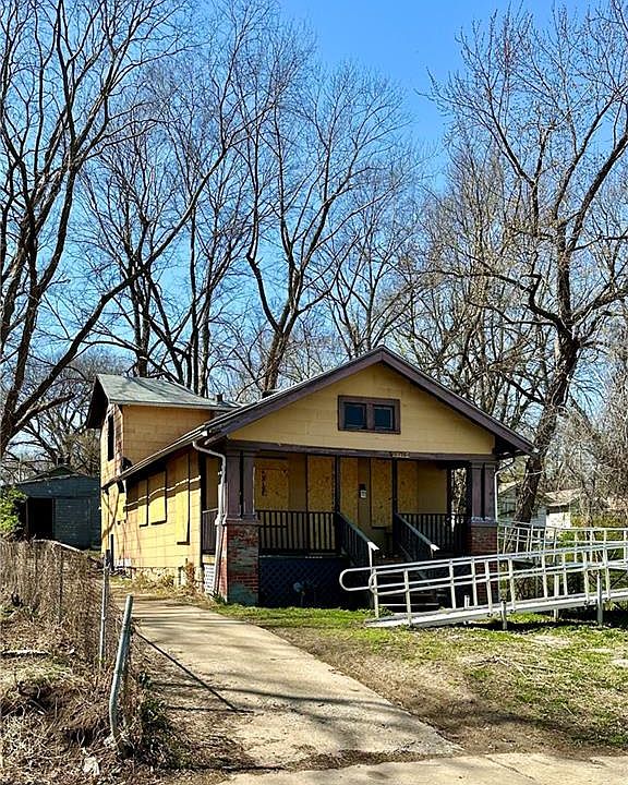 1st image of 5726 Park Ave