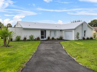 1825 SE Elkhart Ter, Port Saint Lucie, FL 34952