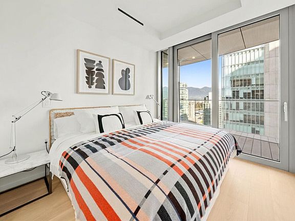 5th image of 1568 Alberni St #1902