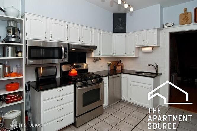 1st image of 118 S Austin Blvd APT 1