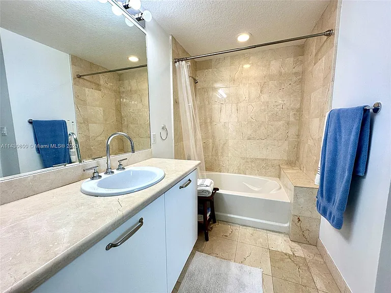 6515 Collins Ave #810 — Photo 12
