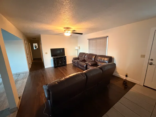 2214 Westchester Rd, Lawrence, KS 66049