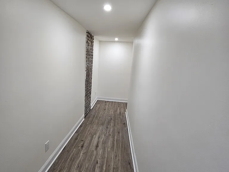 406 Main St #2 — Photo 7