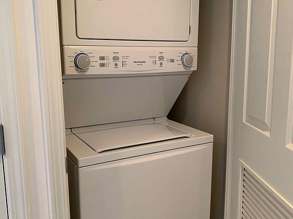 In Unit Washer and Dryer