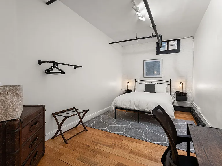 19 Stanhope St #1C — Photo 22
