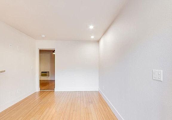 2nd image of 1830 Upas St APT 83