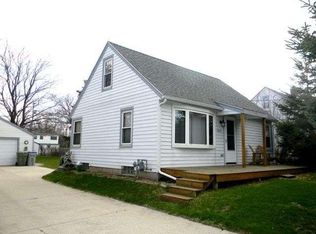 4125 W Calumet Rd, Milwaukee, WI 53209