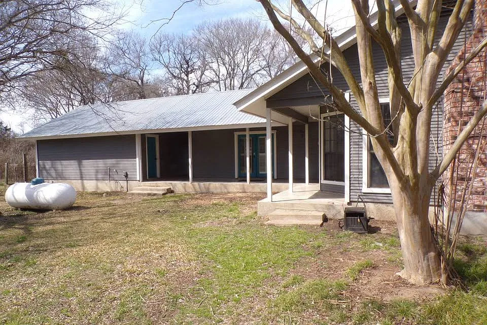 3 bed, 2.5 bath, 2004 sqft, $2,000 — Photo 3