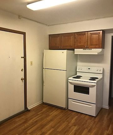 5th image of 912 Lacey Ave APT 3