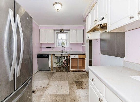 3rd image of 21844 Tulane Ave