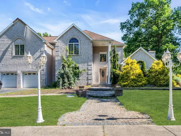 203 Superior Ct, Toms River, NJ 08755