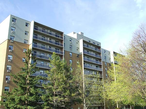 1st image of 931 Wonderland Rd S #1002