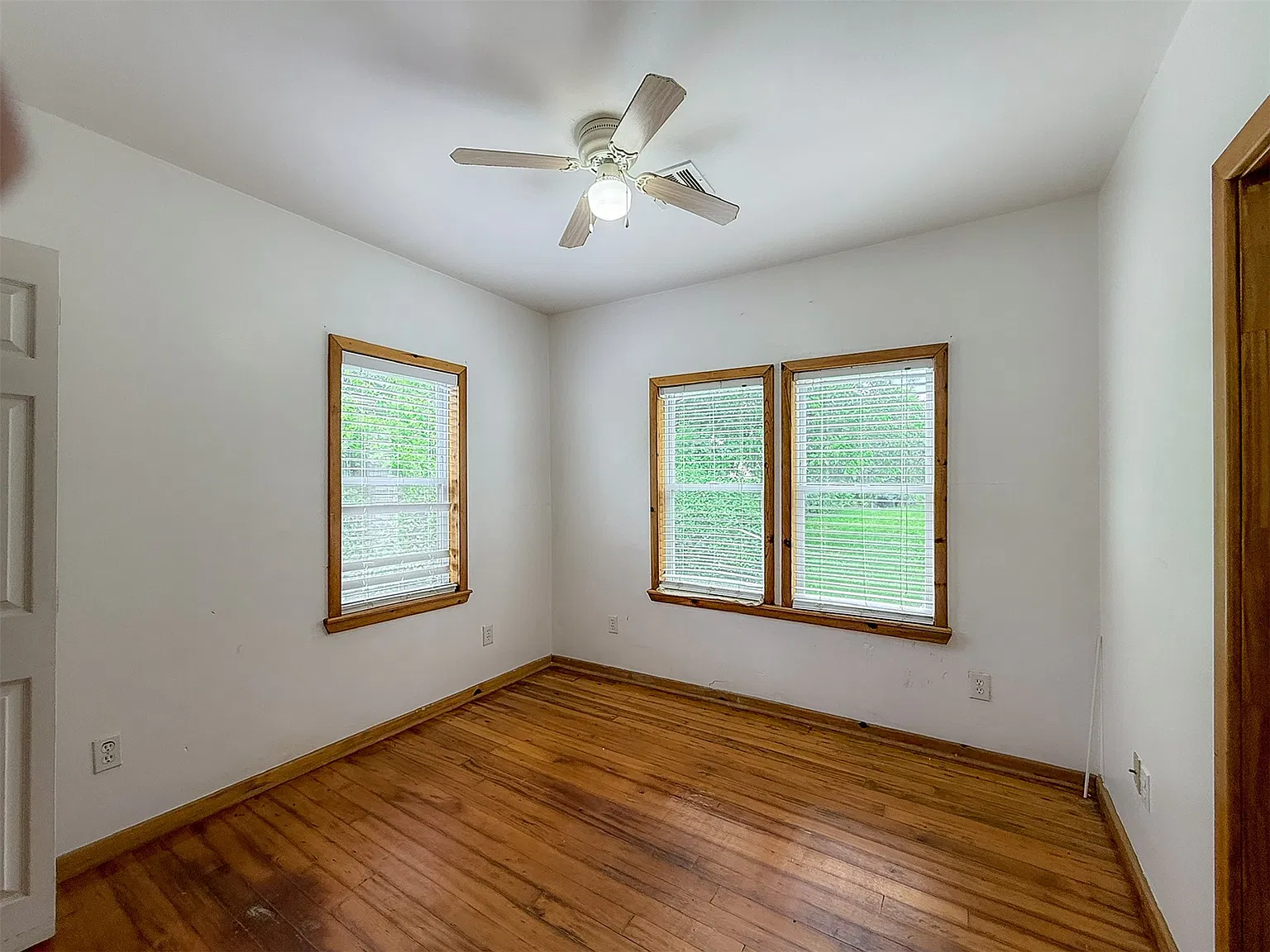 2 bed, 2.0 bath, 915 sqft, $1,100 — Photo 4