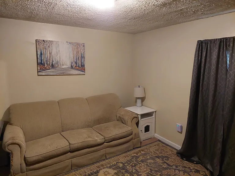 560 Wainwright Ave #2 — Photo 6