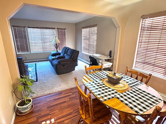 3rd image of 2811 Cottage Ln