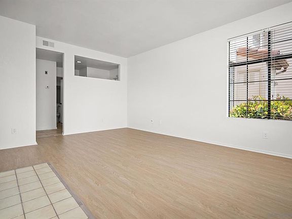 4th image of 4055 Carmel View Rd Unit 43